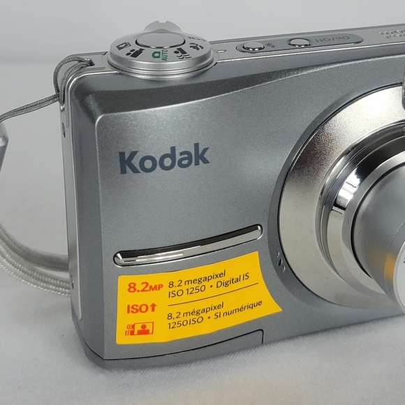 Kodak EasyShare C813 8.2 Megapixels Digital Camera Silver 1GB SD TESTED WORKS - Picture 3 of 13